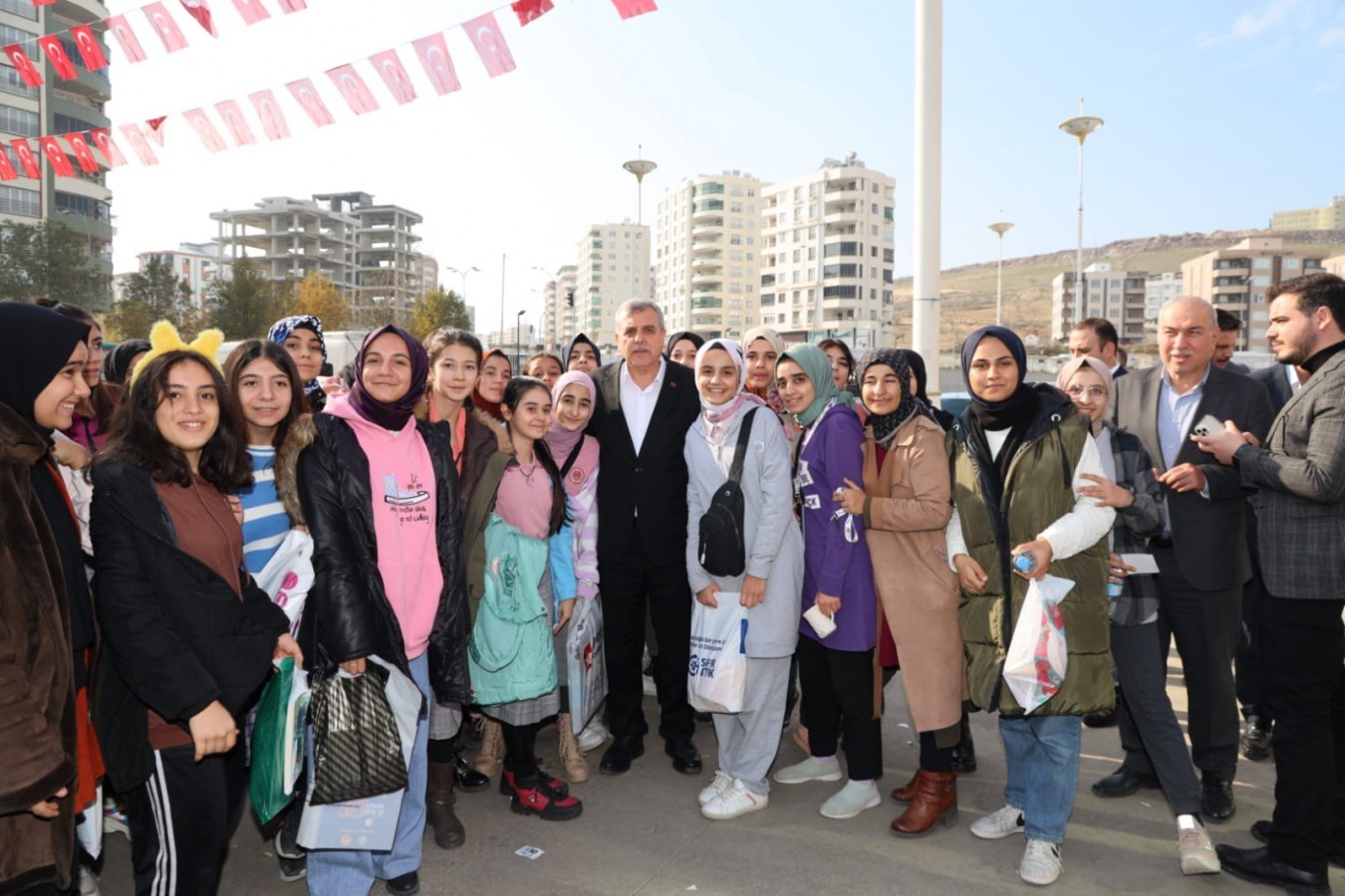 Başkan Beyazgül’den Kitap Fuarına Davet;