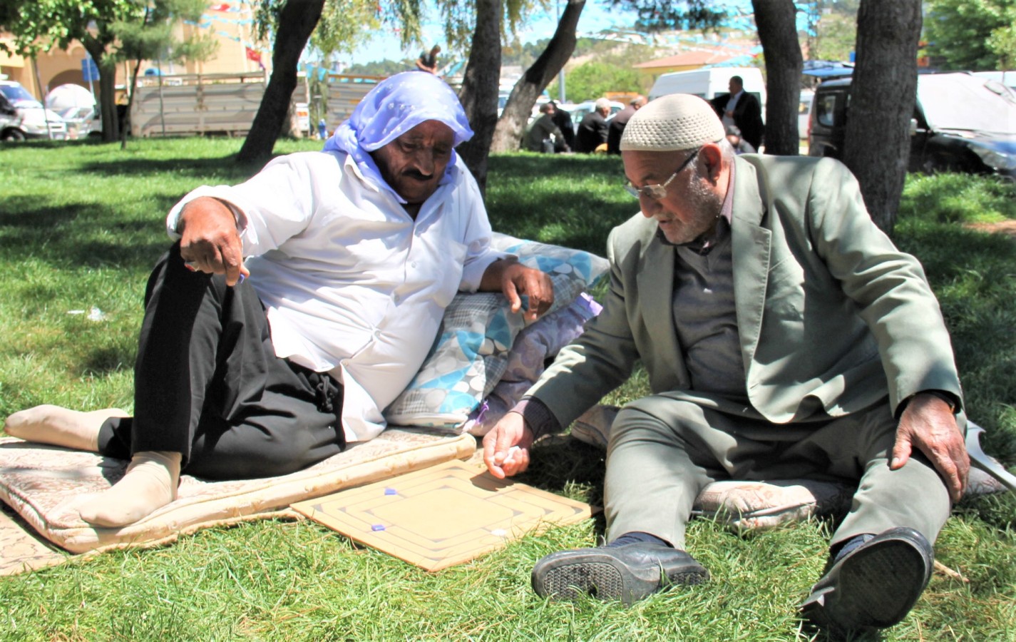 4 bin yıllık zeka oyununu Urfa’da ihtiyarlar yaşatıyor