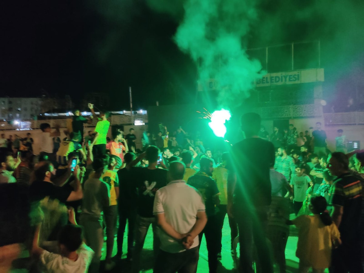 Şanlıurfaspor'un şampiyonluğu büyük bir coşkuyla kutlanmaya başlandı;