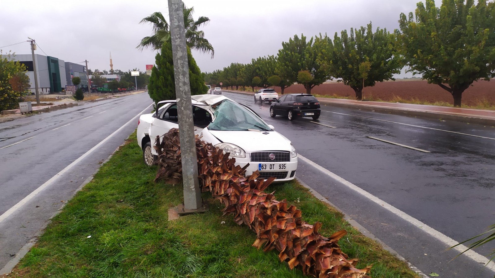 Şanlıurfa’da yağışlı havada feci kaza! 4 yaralı