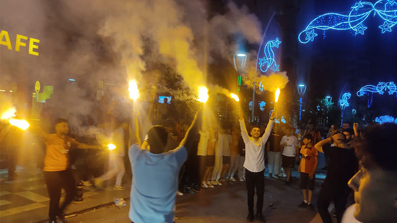 Şanlıurfa'da şampiyonluk kutlaması;