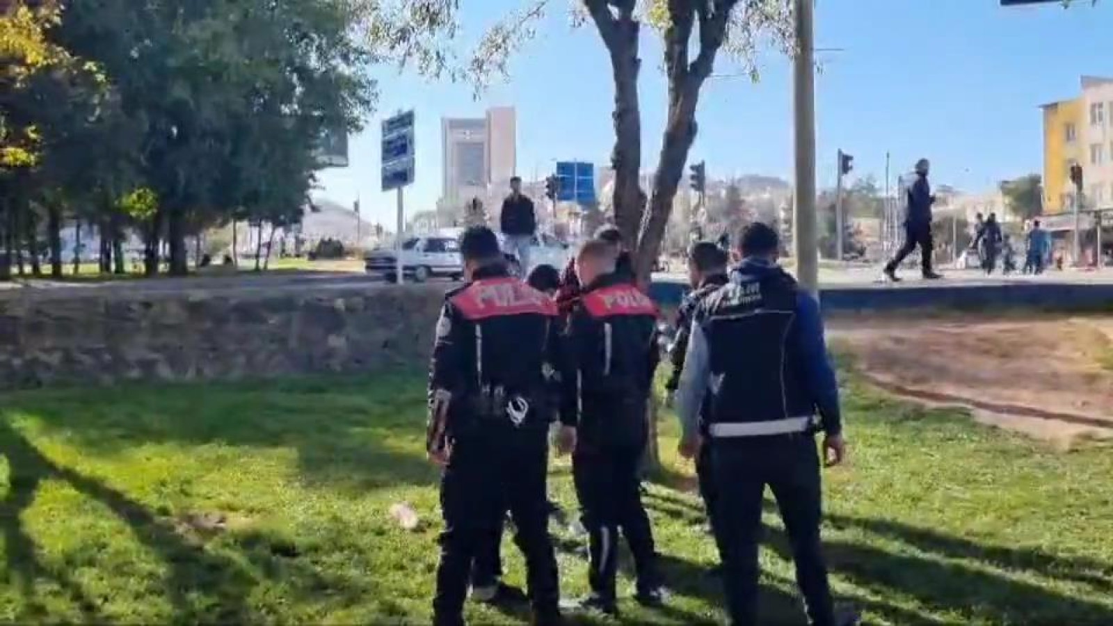 Şanlıurfa’da 12 aranan şahıs yakalandı;