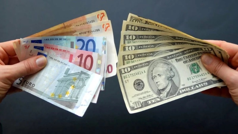 Dolar ve euro yeni haftaya yükselişle başladı;